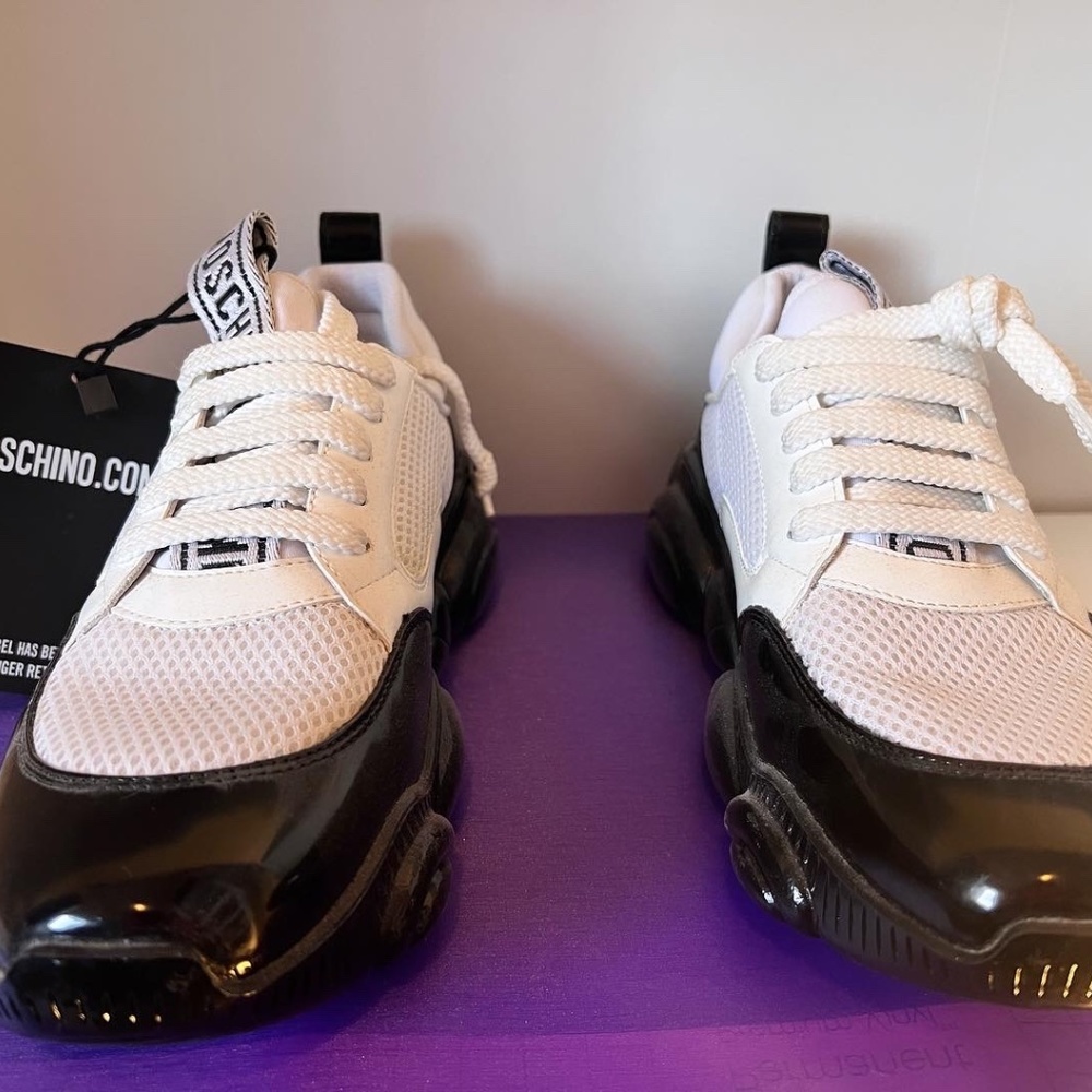 Sneakers - Picture 8 of 11